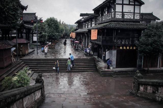 马龙:油菜花开遍地黄